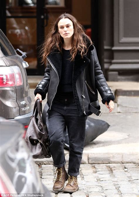 keira knightley goes makeup free for off duty dash around new york daily mail online
