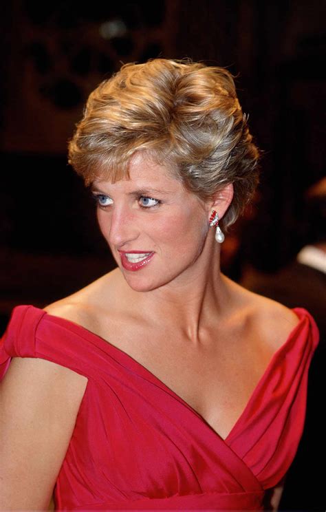 princess diana honored with new statue on 20th anniversary of death
