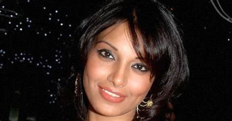 actresses photos bollywood actress bipasha basu latest pics