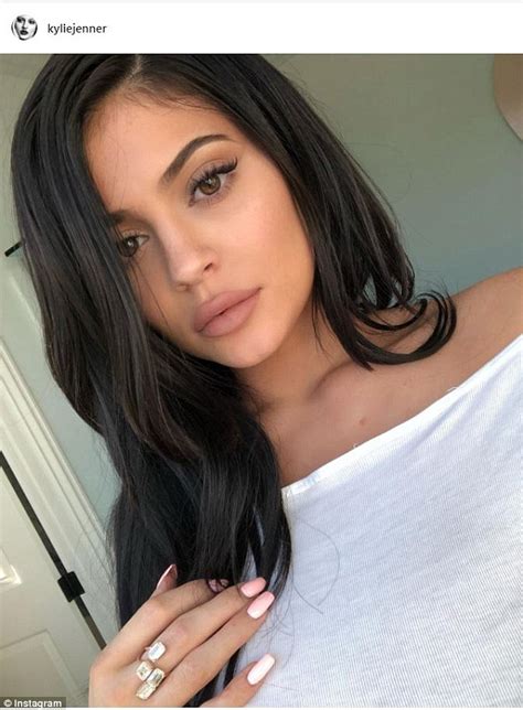 Kylie Jenner Makes Another 1m As She Takes To Instagram Daily Mail
