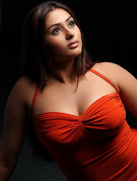 Hot Tamil Actress Namitha Photos Welcomenri