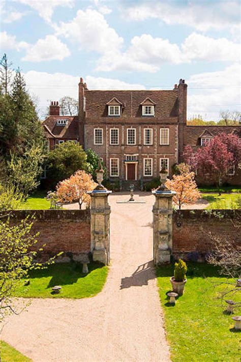 explore  iconic dowager countess house  downton abbey
