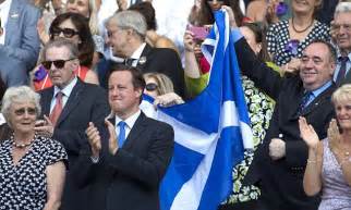andy murray s mother slams opportunistic alex salmond for raising the scottish flag in the