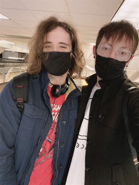 ⚡️sparkbun🐰 On Twitter Look Who I Found At The Airport 3c Chriss