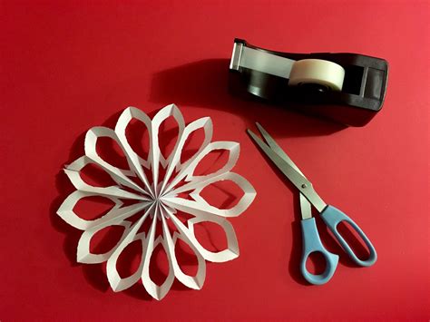 How To Make Impressive 3d Paper Snowflakes In 5 Easy Steps Business
