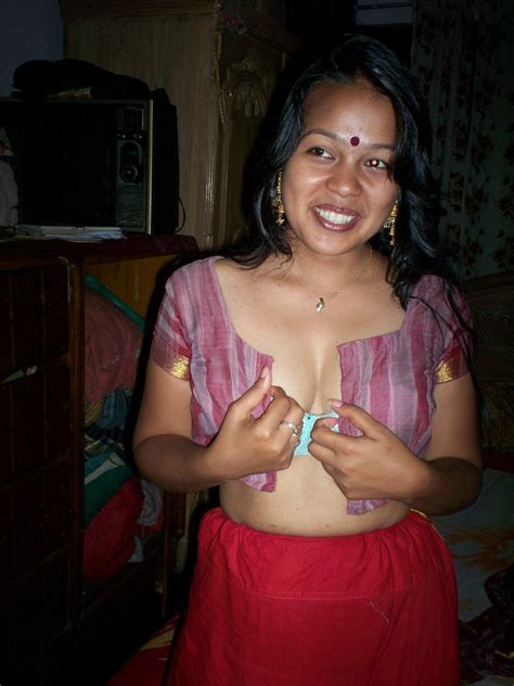 nepali saree stripping xxx photo sexy housewife in
