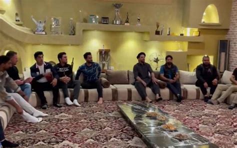 shahid afridi hosts pakistan players  dinner   residence