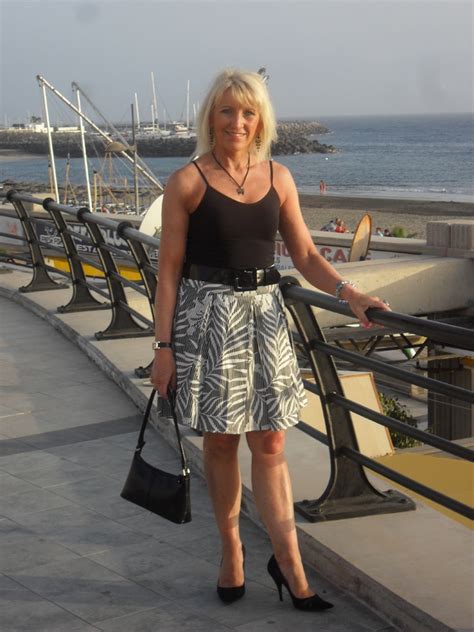 Sophisticatedand Classy 58 From Middlesbrough Is A Local Milf