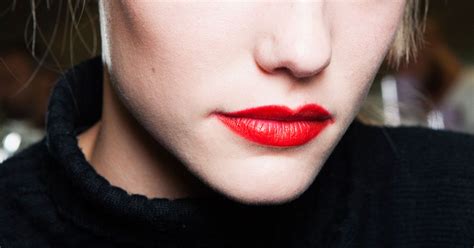 red lipstick trends nyfw runway