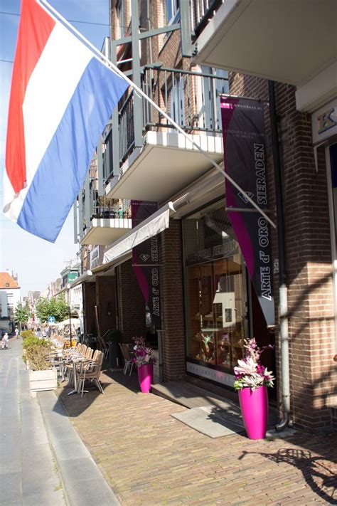 sinds   de winkel open  de oudste stad van nederland nijmegen gelderland winkel