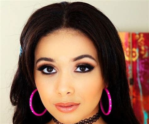 Aaliyah Hadid Biography Wiki Age Height Career Photos And More
