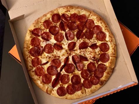 little caesars pizza 10 photos and 11 reviews pizza
