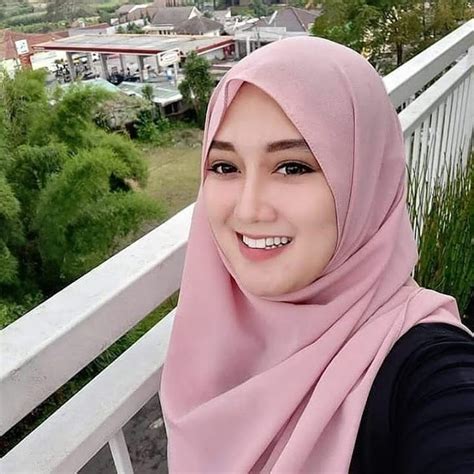 Gadis Hijab Muslimah Cantik Single Cari Jodoh Dengan