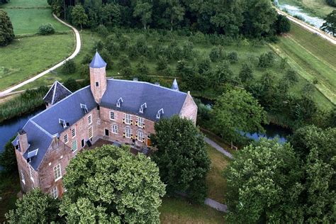 weekendtip wandeling  het landgoed van kasteel waardenburg en huis neerijnen foto adnl