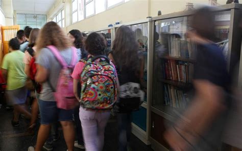 budget cuts hurt outreach  roma schools  menidi news ekathimerinicom