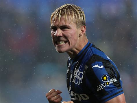 manchester united confident  signing striker  rasmus hojlund talks continue