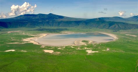 ngorongoro  caldera   crater ngorongoro crater  tanzania