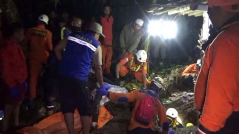 4 warga tewas terperosok ke septic tank di kecamatan sukorambi jember