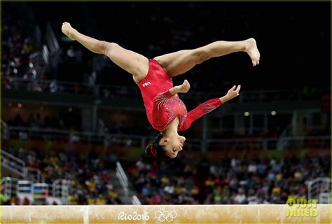 Laurie Hernandez And Simone Biles Win Silver Bronze For Balance Beam At