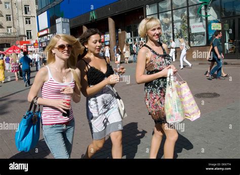 Ukraine Kiew Khreschatyk Straße Stockfotografie Alamy