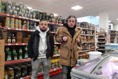 twentse broers openen hun tweede supermarkt almelo  er klaar voor foto adnl