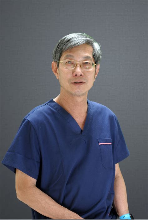 dr tiong tung hui eye surgeon resident consultant  timberland