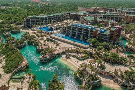 restaurants  bars hotel xcaret mexico riviera maya transat