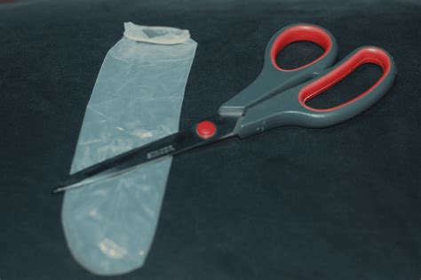 how to make a dental dam from a condom in pictures