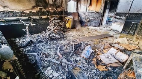 bezorgscooter vat vlam  woningen ontruimd vanwege brand bij dominos  amersfoort rtv utrecht
