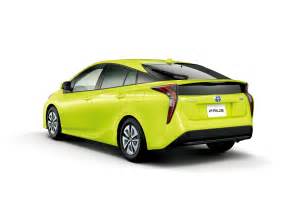 lime green toyota prius paint reduces fuel consumption  news wheel