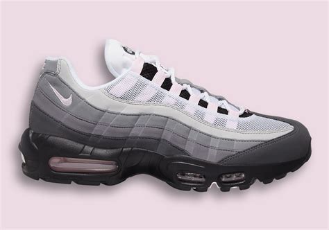 First Look Nike Air Max 95 Grey Soft Pink •