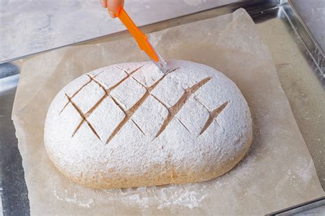 scoring bread dough