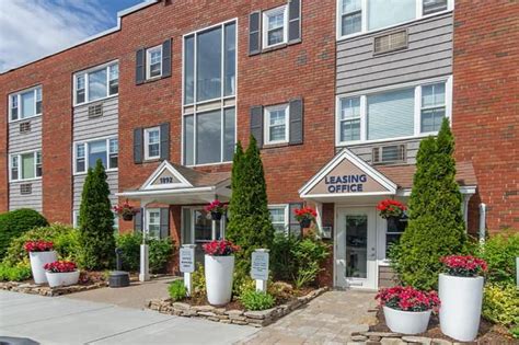 beacon square apartments  reviews chicopee ma apartments  rent apartmentratingsc