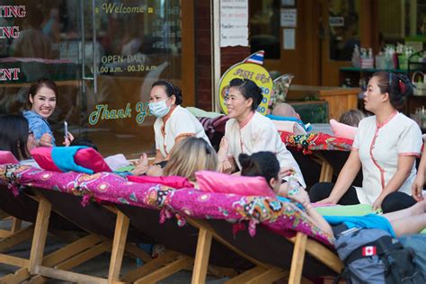 thai massage  spa  bangkok travelvui