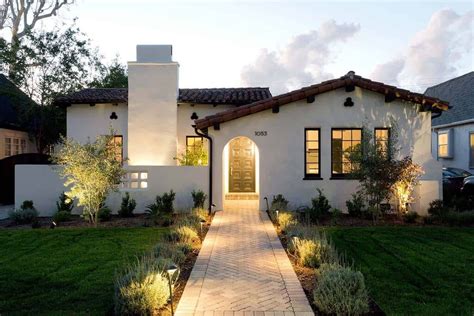 spanish style homes key elements  exterior examples