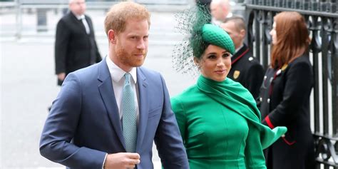 meghan markle wears green dress and cape to commonwealth day
