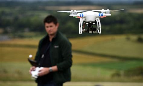 flying drone  close   airport  lead     years