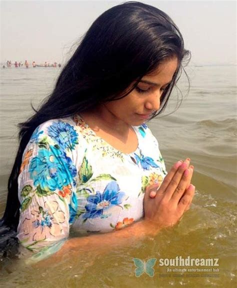 Poonam Pandey Takes Dip In Holy Water Hot N Spicy