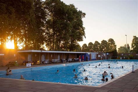 bourne outdoor pool suffers  break   teenagers    swim   dark
