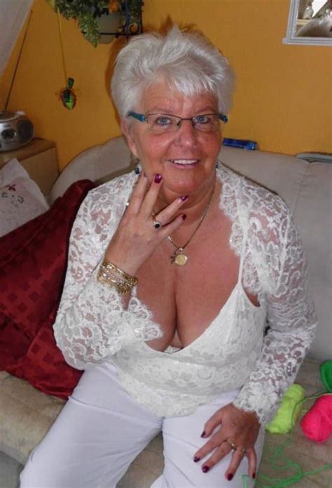 saggy granny busty grannies sexy sexy older women old mature
