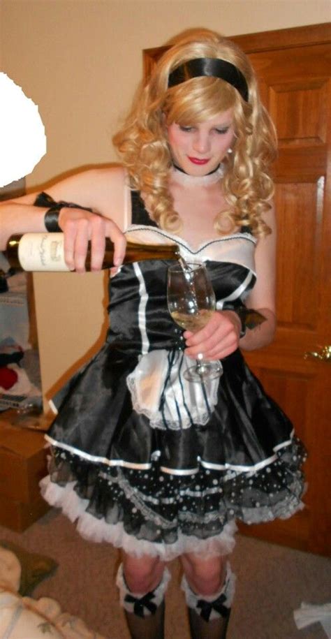 Pouring A Glass For My Mistress Sottovesti Raso