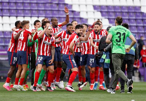 atletico madrid lifts trophy  spanish la liga st time   years daily sabah