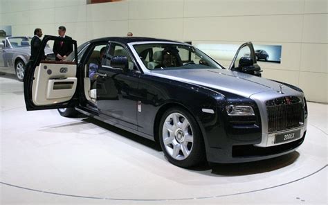 rolls royce phantom   car price specification review images