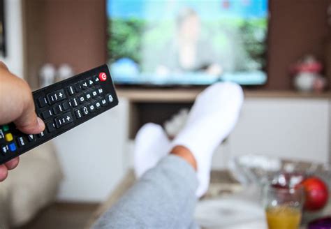 ways  binge  tv  harming  health cleveland clinic