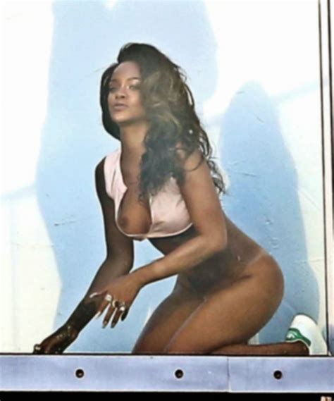 Rihanna Nude And Sexy 23 Photos Thefappening