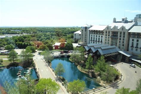 gaylord texan  reopen grapevine resort june    covid