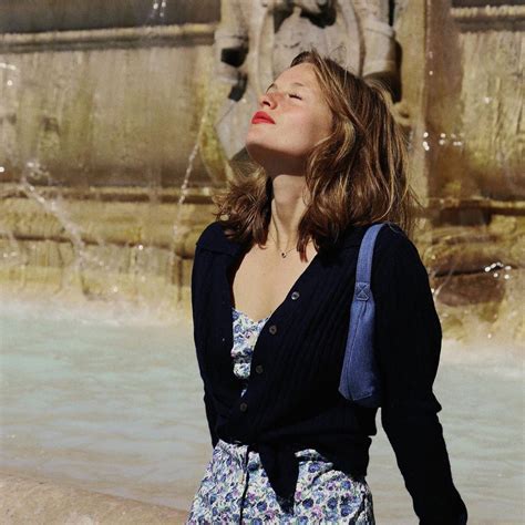 instagram의 camille님 “carte postale parisienne ☀️ shooting d une jolie