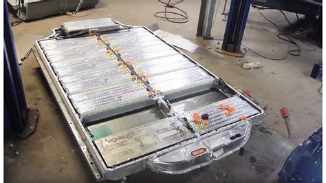 tesla  gm battle   battery electronics cooling systems
