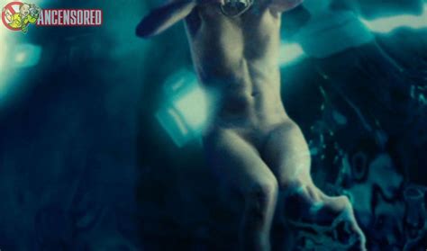 Milla Jovovich Desnuda En Resident Evil Extinction