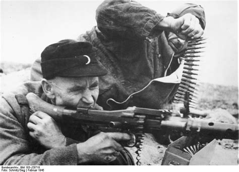 [photo] German Volkssturm Troops With A Mg 34 Machine Gun Silesia